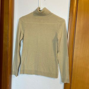 Anne Taylor LOFT turtleneck, size XS cashmere/wool